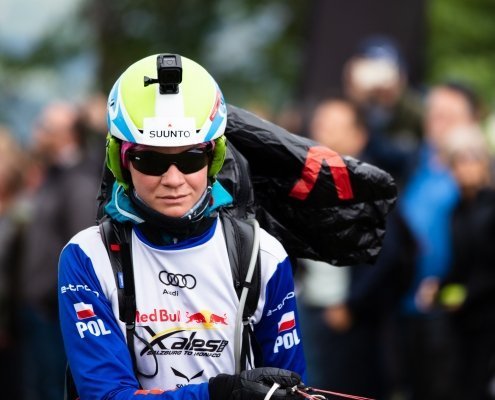 Red Bull X-Alps 2019 Dominika Asieczko Startklar auf dem Salzburger Gaisberg mit ihrem Ozone Zeolite