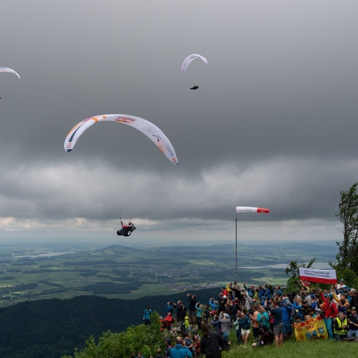 Red Bull X-Alps 2019 Schöner Aufwind am Turnpoint 1 - Salzburg Gaisberg